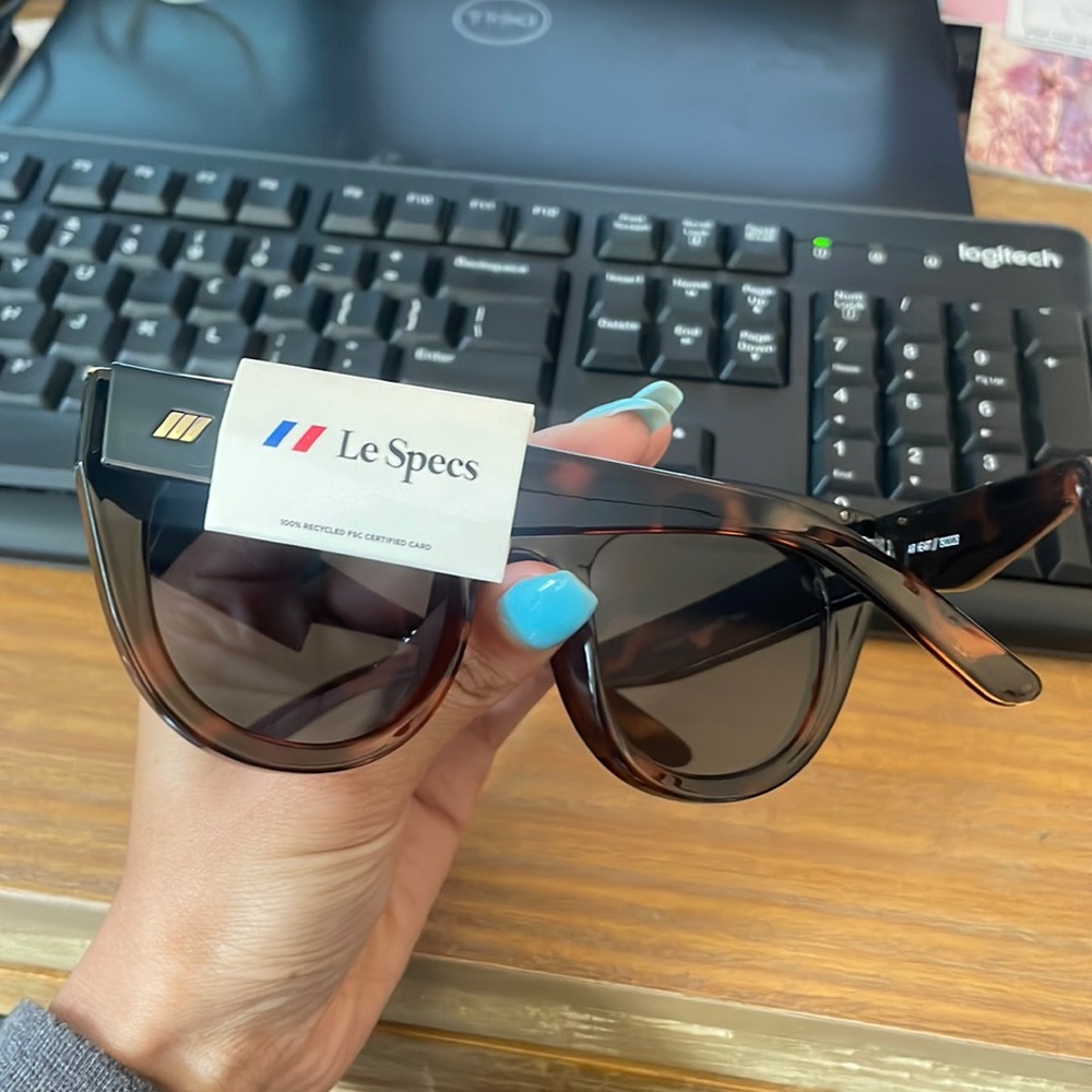 Brand New Le Specs Air Heart Sunglasses in Tort